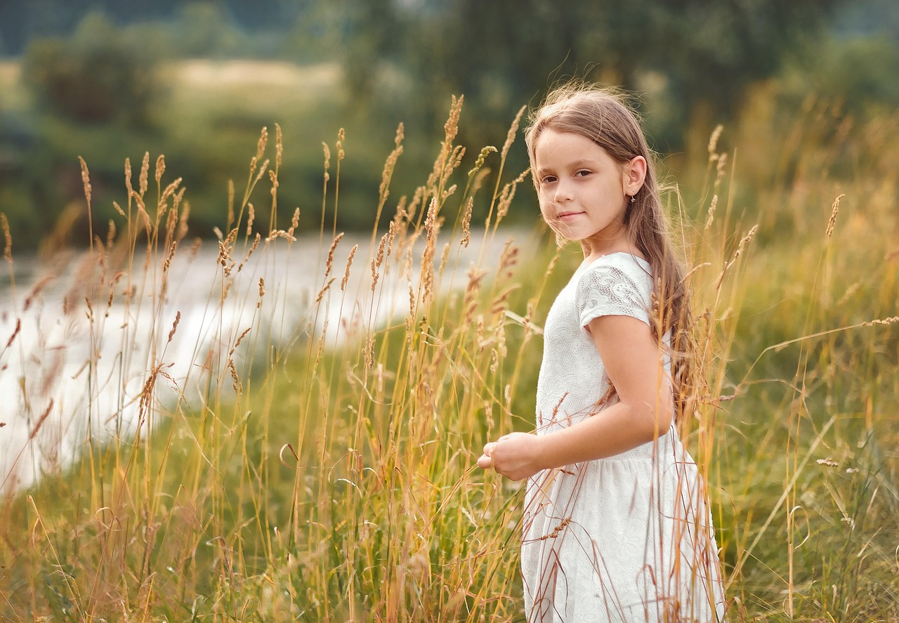 entdecken sie die magie der kindheit! erleben sie die unvergesslichen momente, die freundschaften, die abenteuer und die lektionen, die uns in unserer frühen lebensphase formen. tauchen sie ein in die welt der kindheit und genießen sie die unbeschwerte zeit des aufwachsens.
