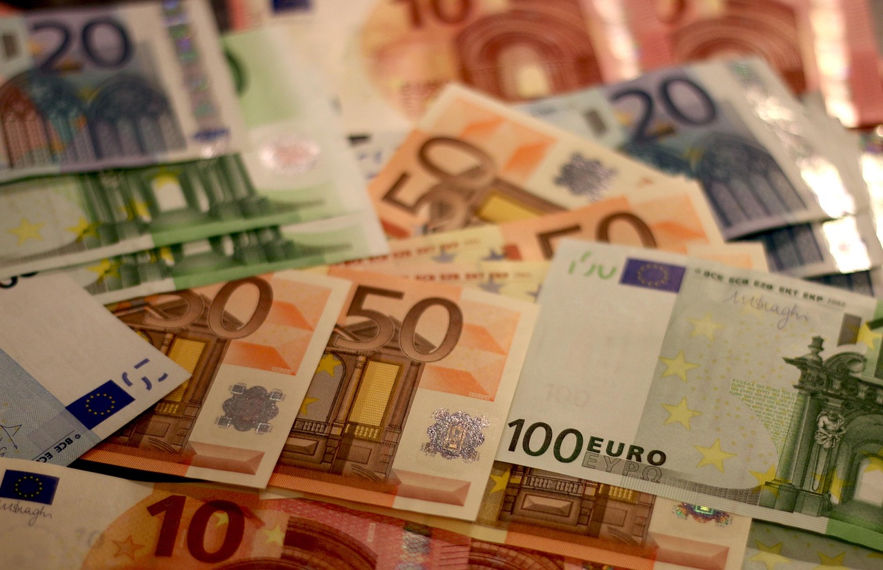 entdecken sie den digitalen euro: eine innovative währung für die zukunft des geldes. erfahren sie, wie der digitale euro den zahlungsverkehr revolutionieren und die wirtschaft stärken kann.